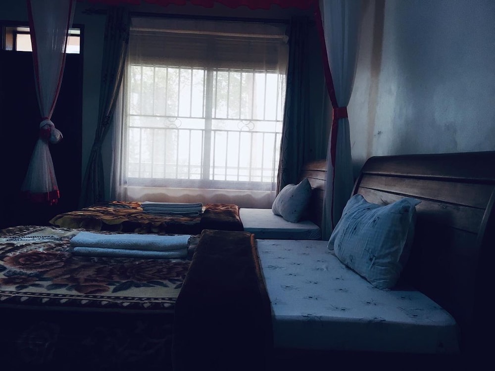 Economy Room, Balcony, Lake View