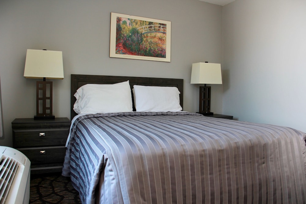 Deluxe Family Room - Photo 3