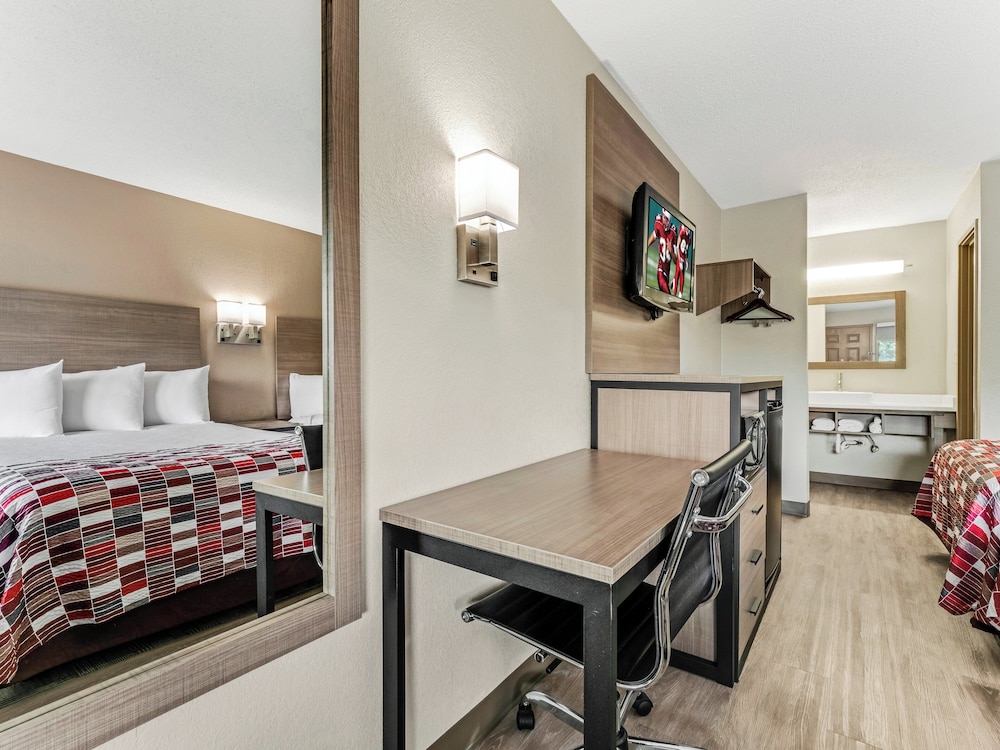 Deluxe Room, 2 Queen Beds, Non Smoking - Photo 3