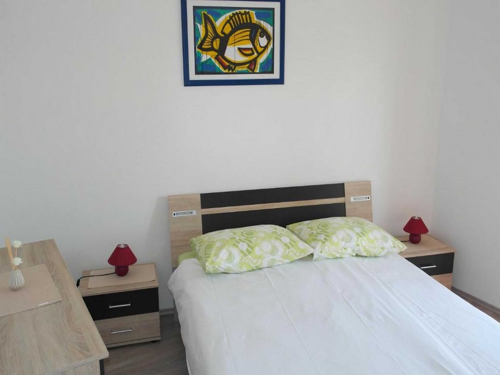 Apartment (Two-bedroom Apartment with Balcony an) photo 3