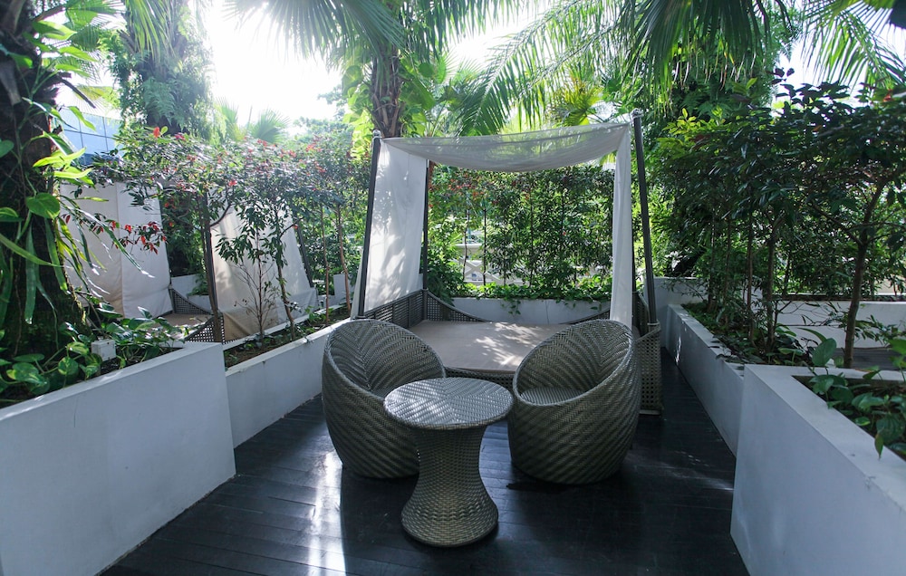 Deluxe Garden Room