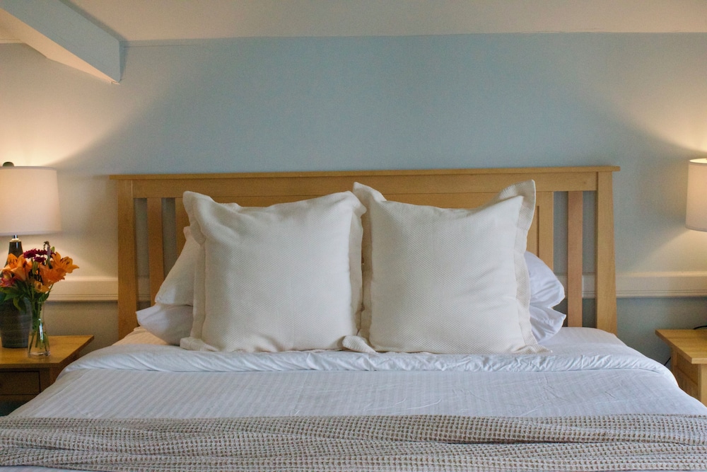 Deluxe Room, 1 King Bed, Ocean View photo 1