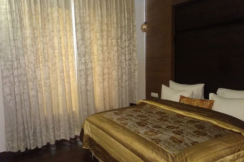 Suite with Bathtub photo 3