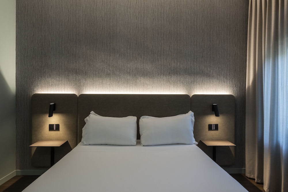 Double Room - Photo 11