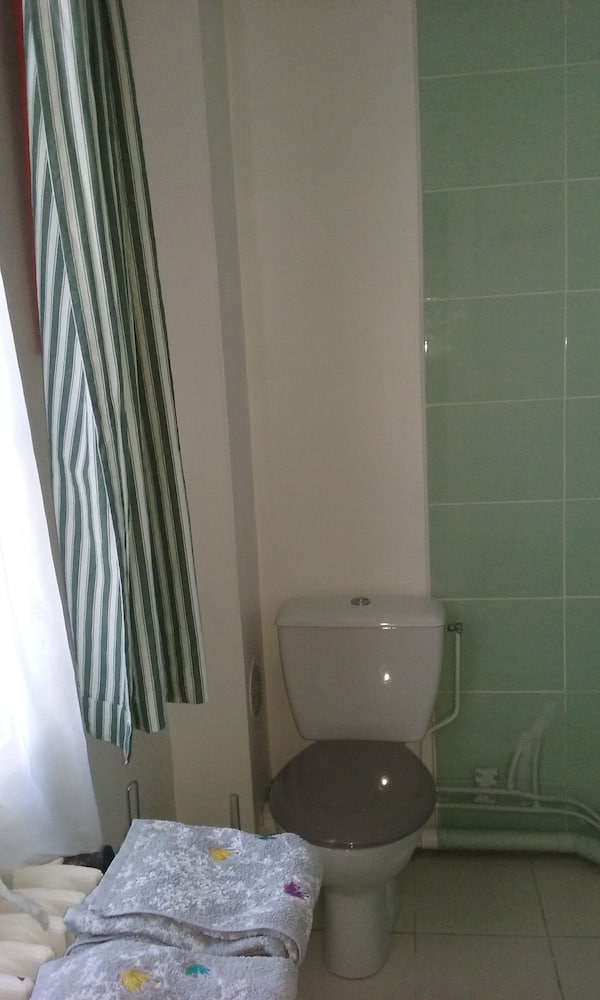 Double or Twin Room - Photo 4