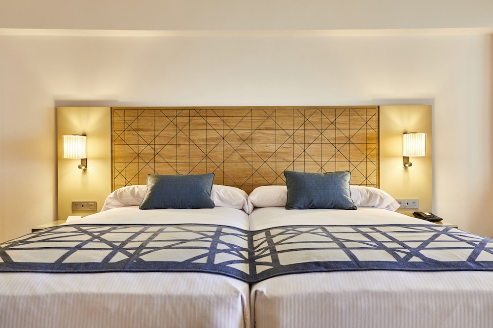 Junior Suite, Oceanfront (elite Club, B2c-us)