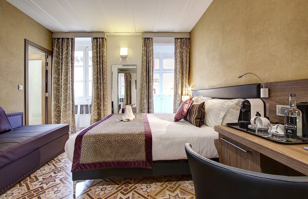 Triple Room (2x Twin Beds on Request Only) photo 1