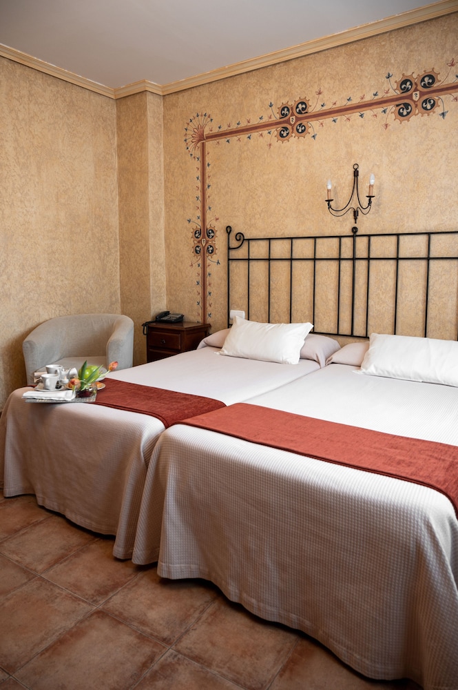 Standard Double Room with Extra Bed photo 3