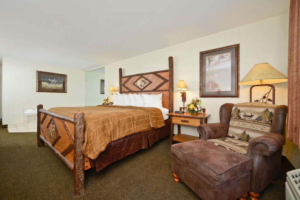 Superior Room, 1 King Bed, Accessible (King Jacuzzi room) photo 3