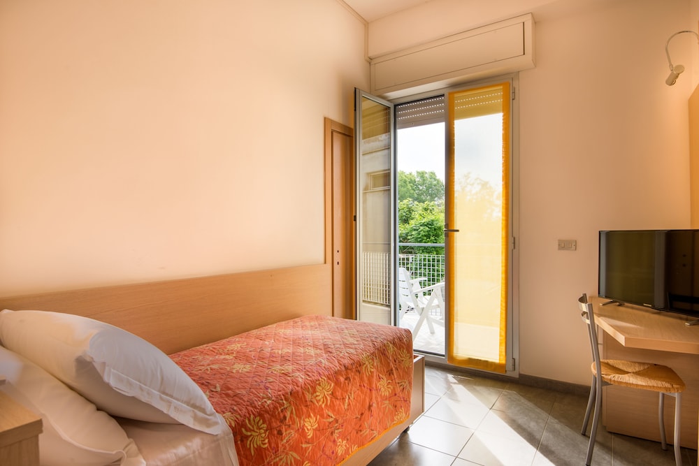 Single Room, Balcony