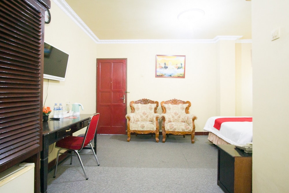 Premium Room (RedDoorz) - Photo 8