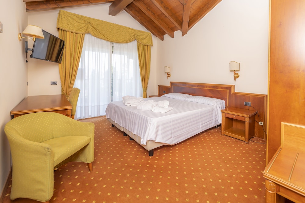 Junior Suite, Hot Tub
