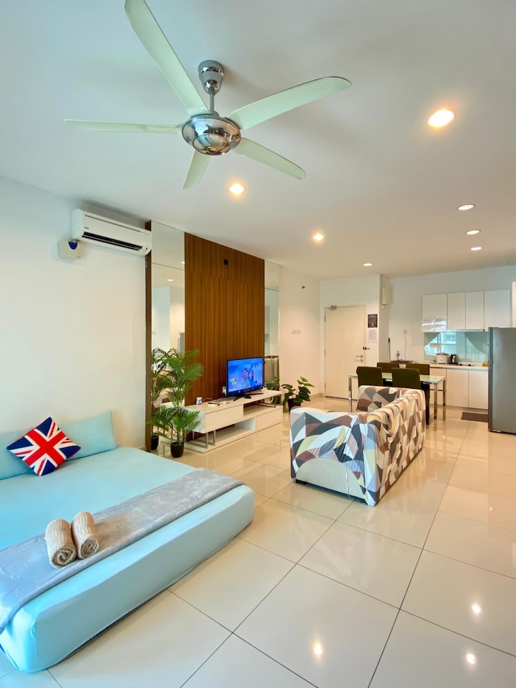 Superior Studio, Partial Ocean View