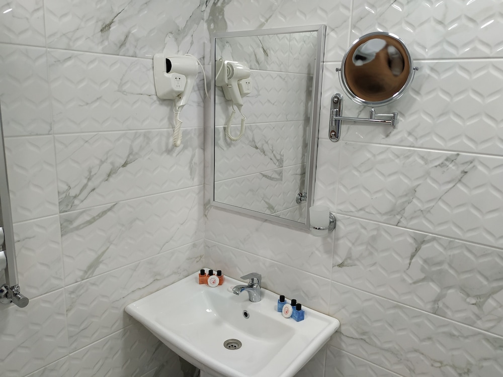 Standard Triple Room - Photo 1