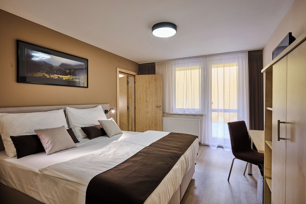 Deluxe Double Room, 1 Bedroom, Balcony, Garden Area photo 3