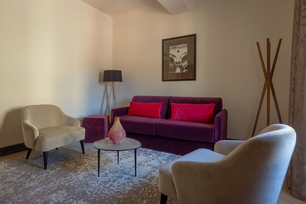 One Bedroom Suite Narcise
