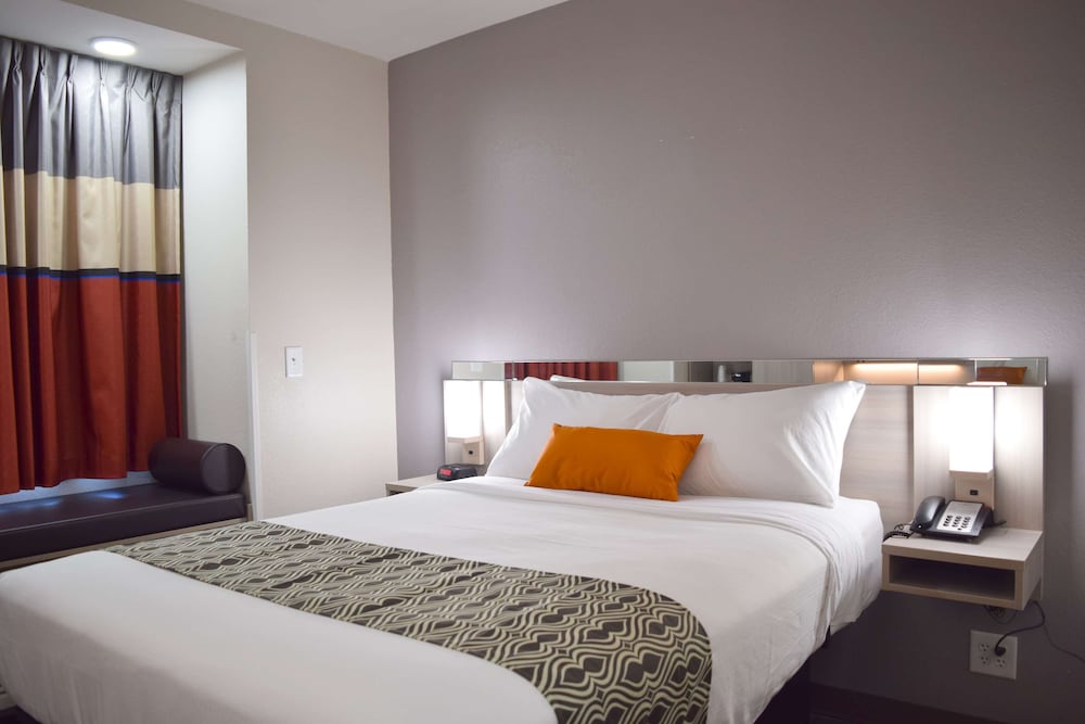 Room, 1 Queen Bed, Non Smoking - Photo 3