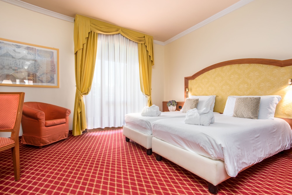 Standard Double Room - Photo 1
