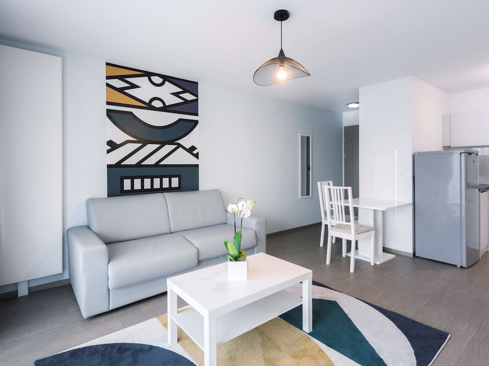 Apartment, 2 Bedrooms, Terrace - Photo 4