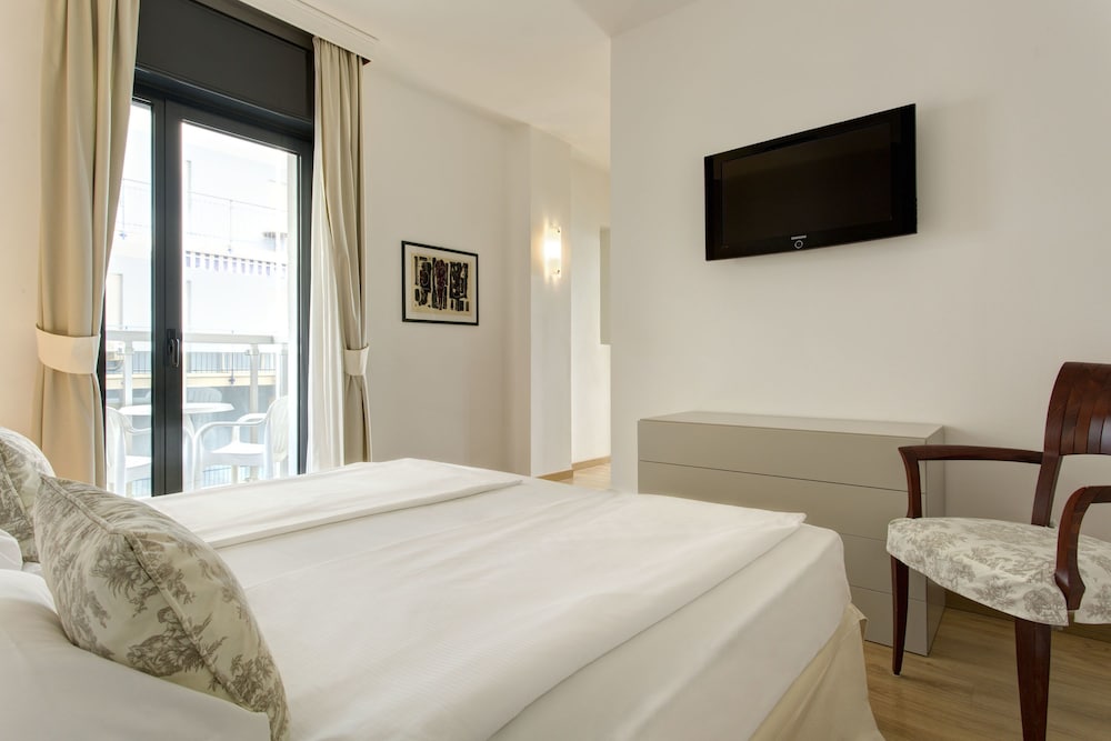 Suite, Terrace, Sea Facing (Lettino da spiaggia incluso) photo 2