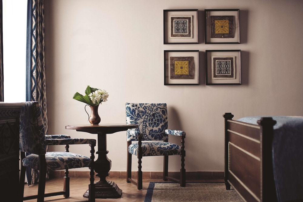 Deluxe Studio Suite - Photo 2