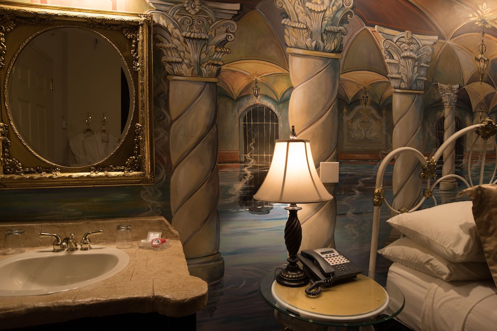 Room (Phantom of the Opera) - Photo 5