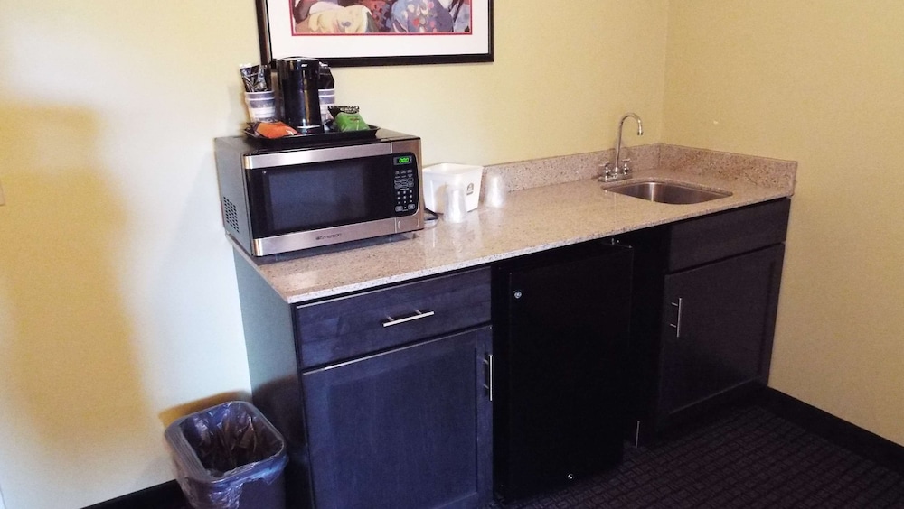Suite, Multiple Beds, Accessible, Non Smoking - Photo 6