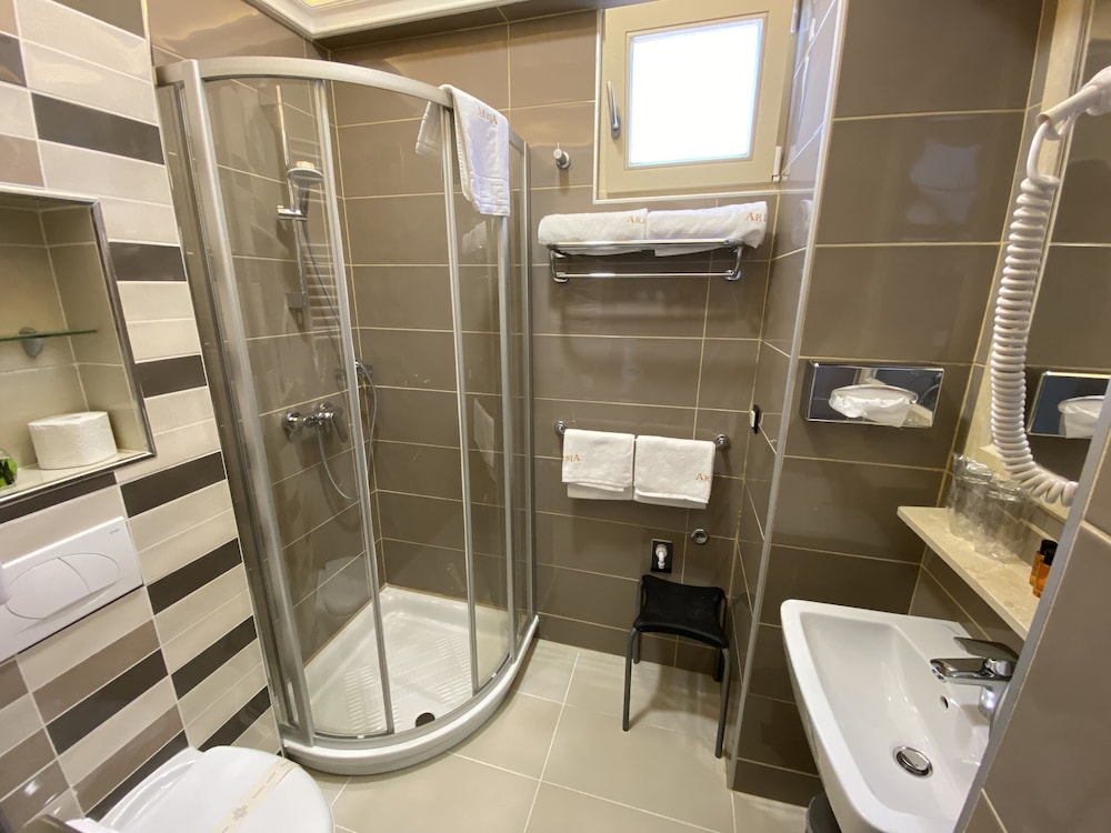 Superior Double or Twin Room - Photo 6