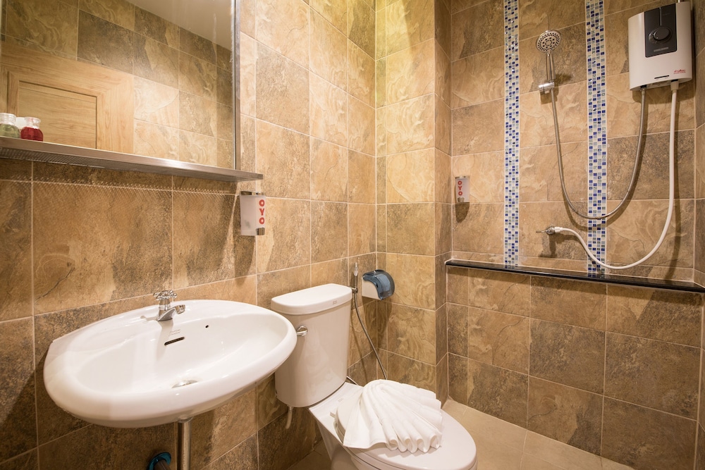 Deluxe Double Room - Photo 33