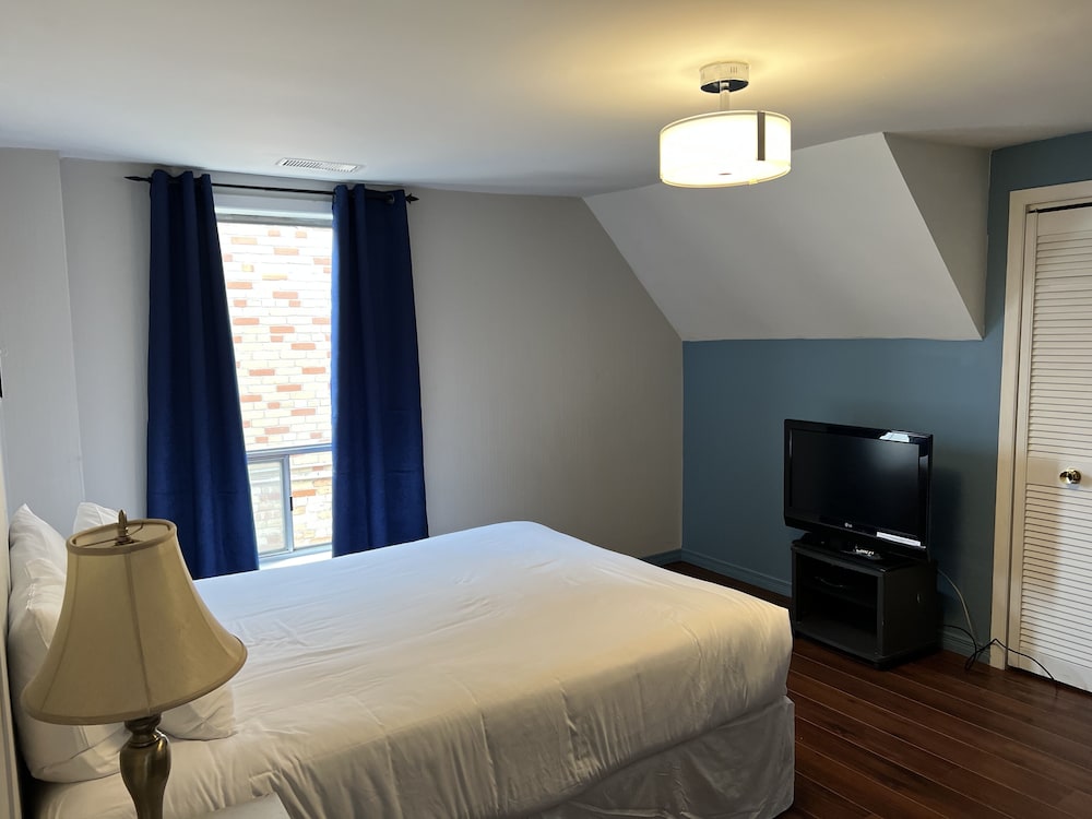 Signature Apartment photo 2