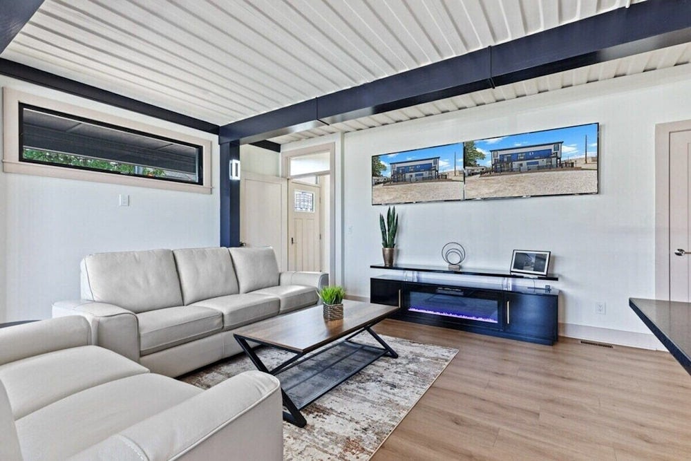 Apartment, Private Bathroom, City View (711 Lower Unit)