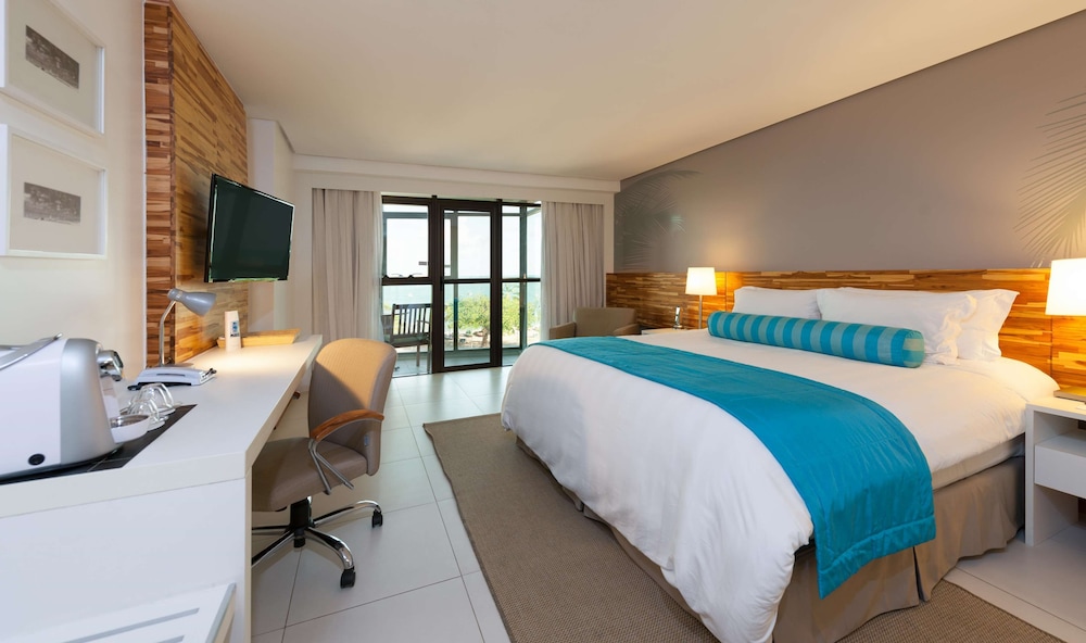 Premium Room, 1 King Bed, Balcony, Oceanfront - Photo 1