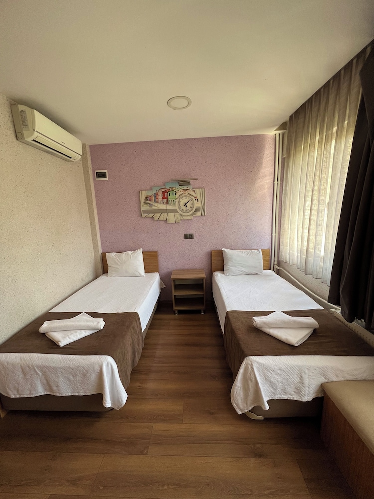 Basic Twin Room photo 1