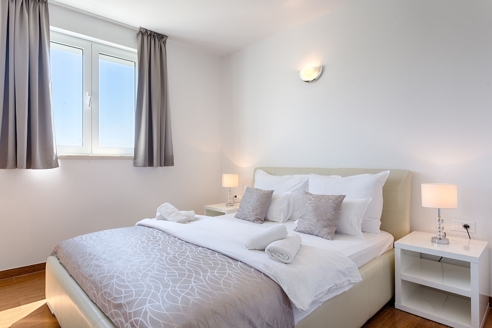 Double Room (1) photo 2