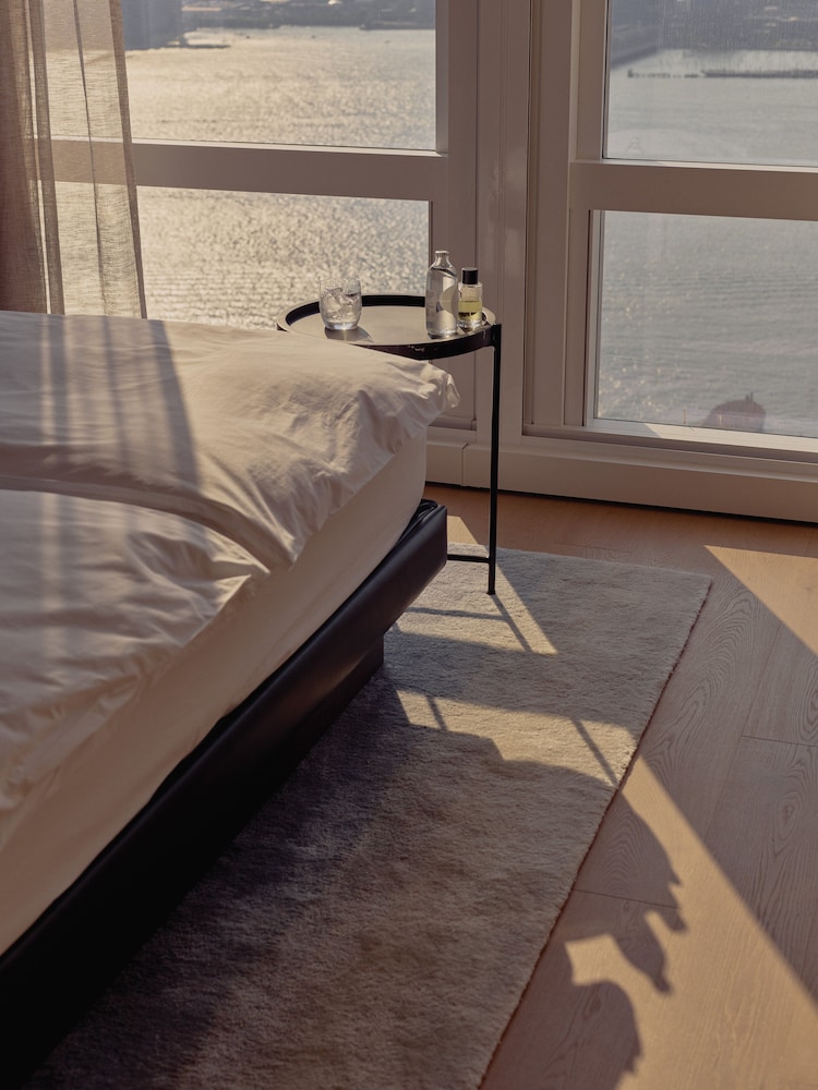 Deluxe Room, 1 King Bed, Hearing Accessible, River View