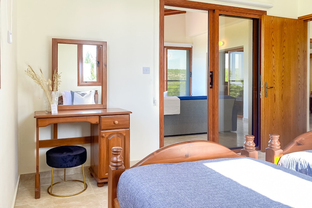 Luxury Villa photo 2