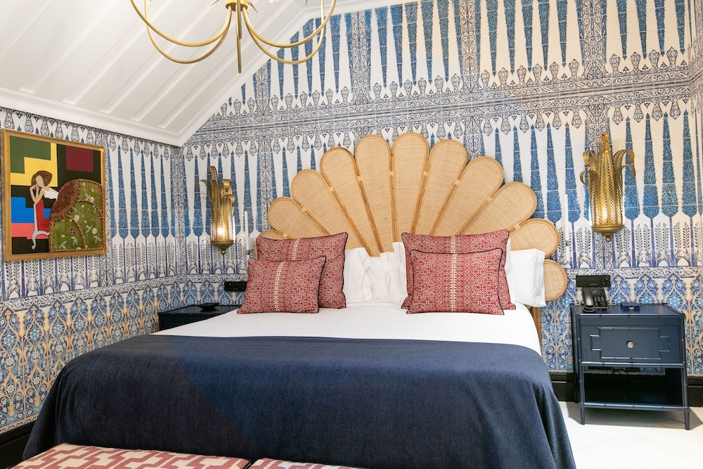 Luxury Suite - Photo 3