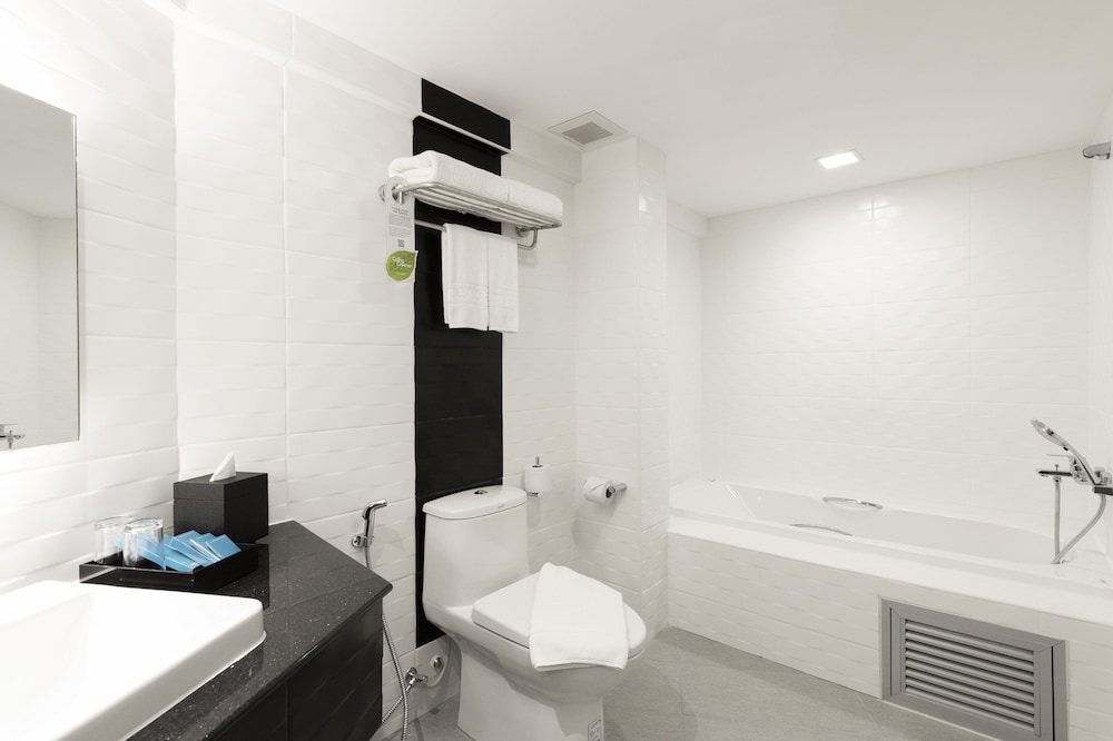 Junior Suite, 1 King Bed - Photo 11
