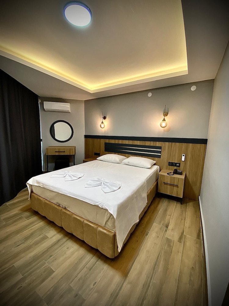 Standard Double Room, Balcony, Pool View photo 1