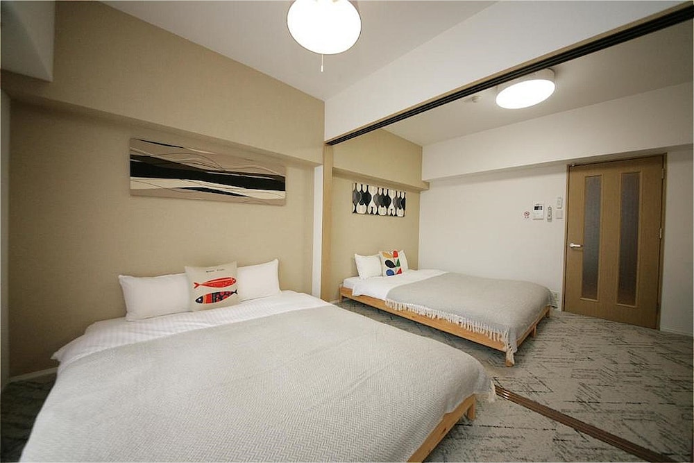 Family Room, 2 Queen Beds, Non Smoking, Kitchen (2 Queen Beds, 1 Double Bed) - Photo 4