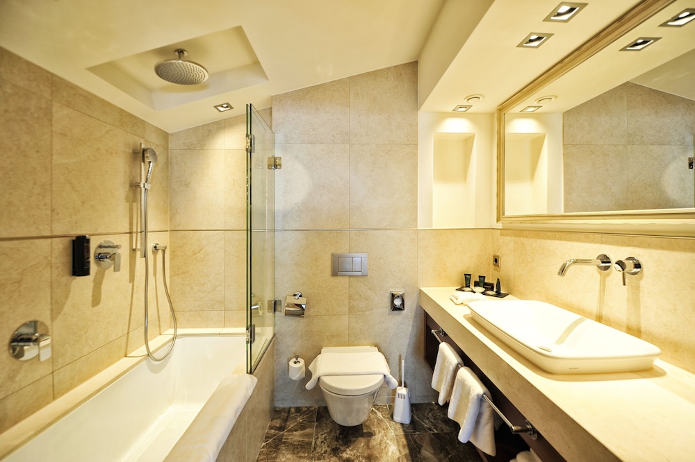 Standard Double Room, Mountain View (Seasonal)