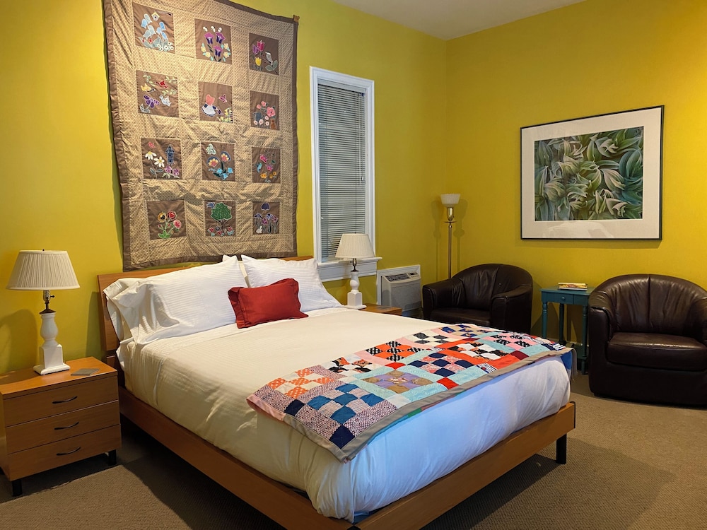 07-Quilt room
