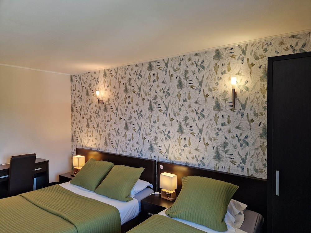 Standard Triple Room photo 2