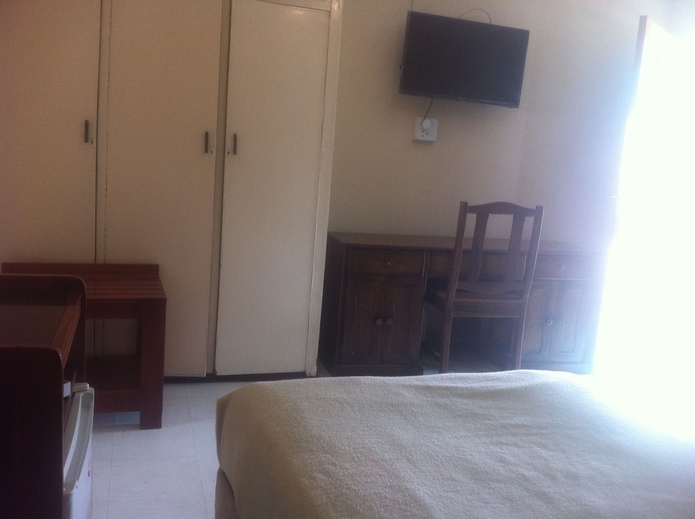 Standard Twin Room photo 3