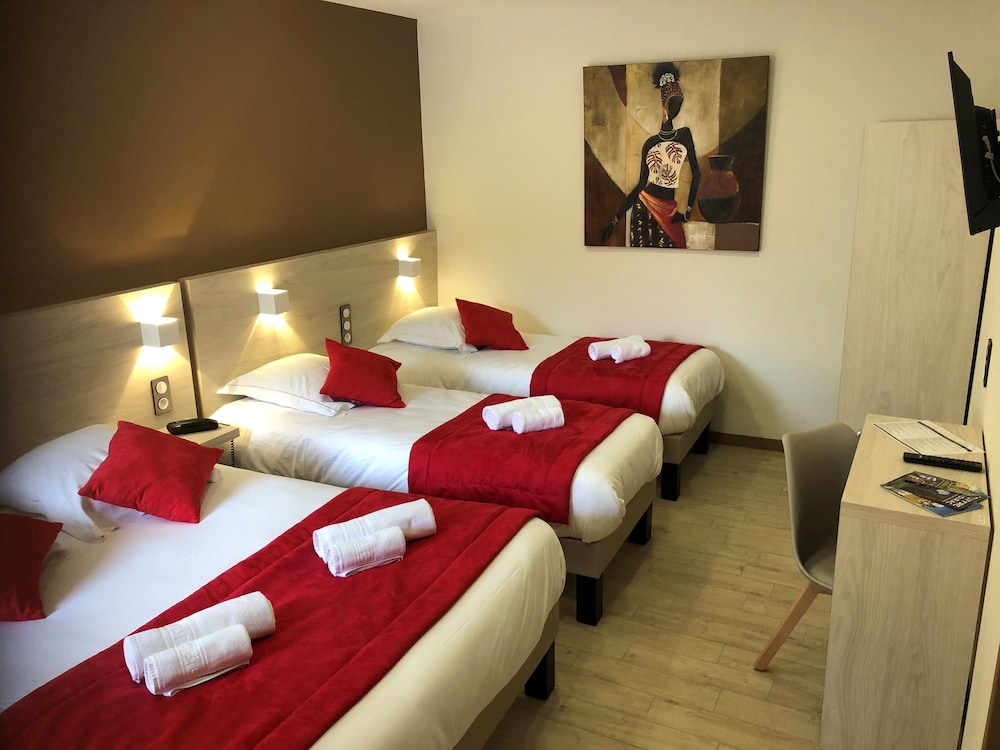 Superior Quadruple Room, Patio, Poolside