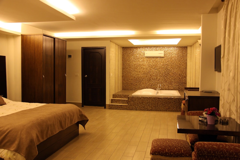 Deluxe Suite, Jetted Tub, Beach View photo 3