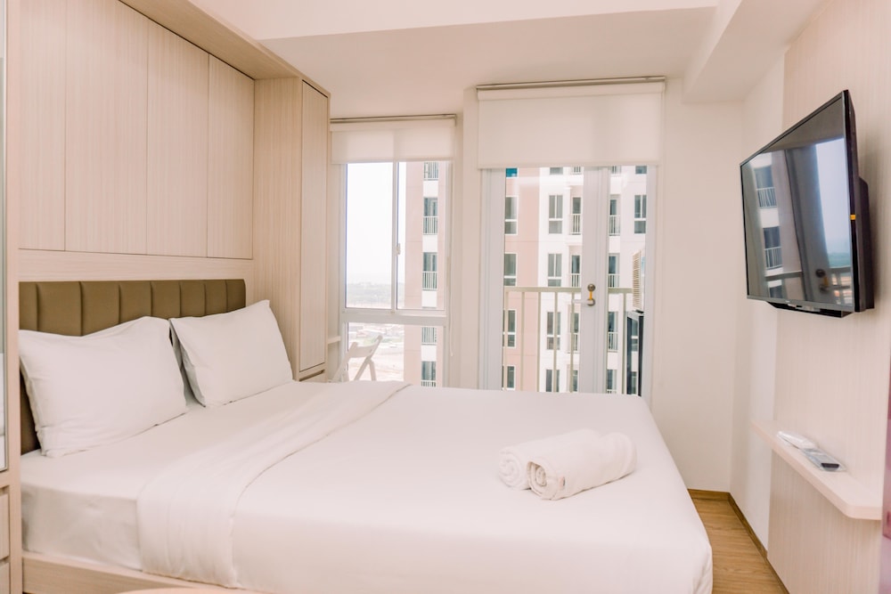 Studio, 2 Bedrooms