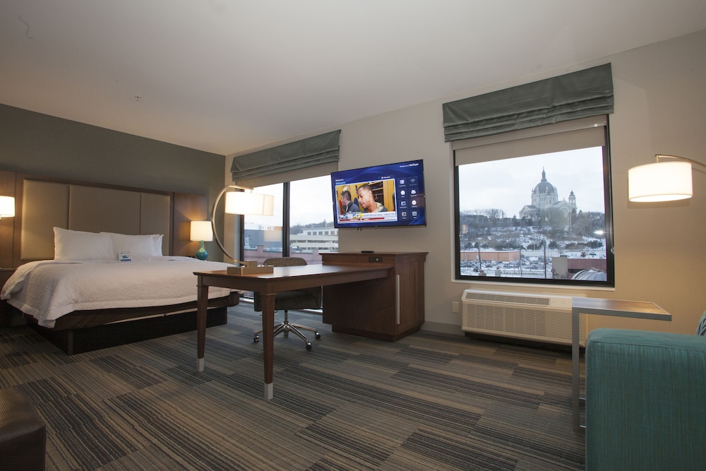 Studio, 1 King Bed, Accessible (Hearing)