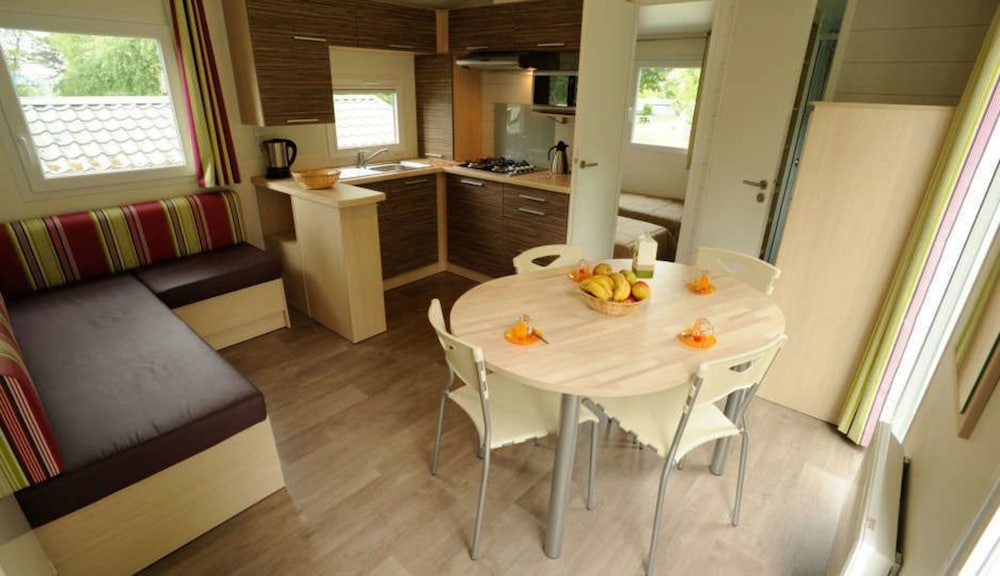 Deluxe Mobile Home, 2 Bedrooms photo 2