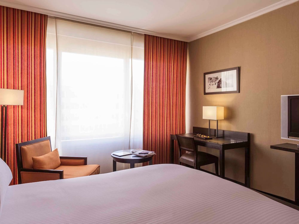 Superior Room, 1 Queen Bed with Sofa bed